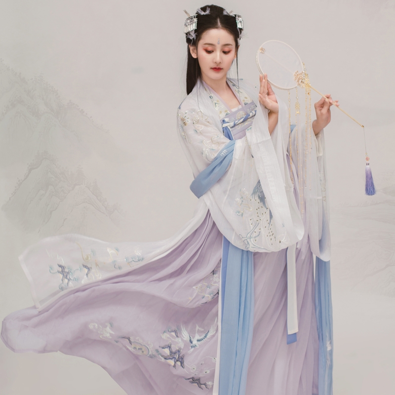 出租班服 晚禮服 主持人服裝 節(jié)服裝出租