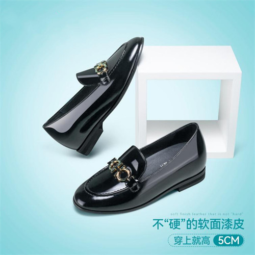 秋季黑色真皮單鞋隱形內(nèi)增高女鞋