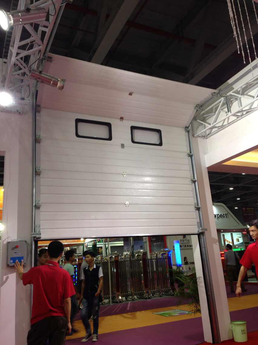 車庫門哪里有  車庫門多少錢