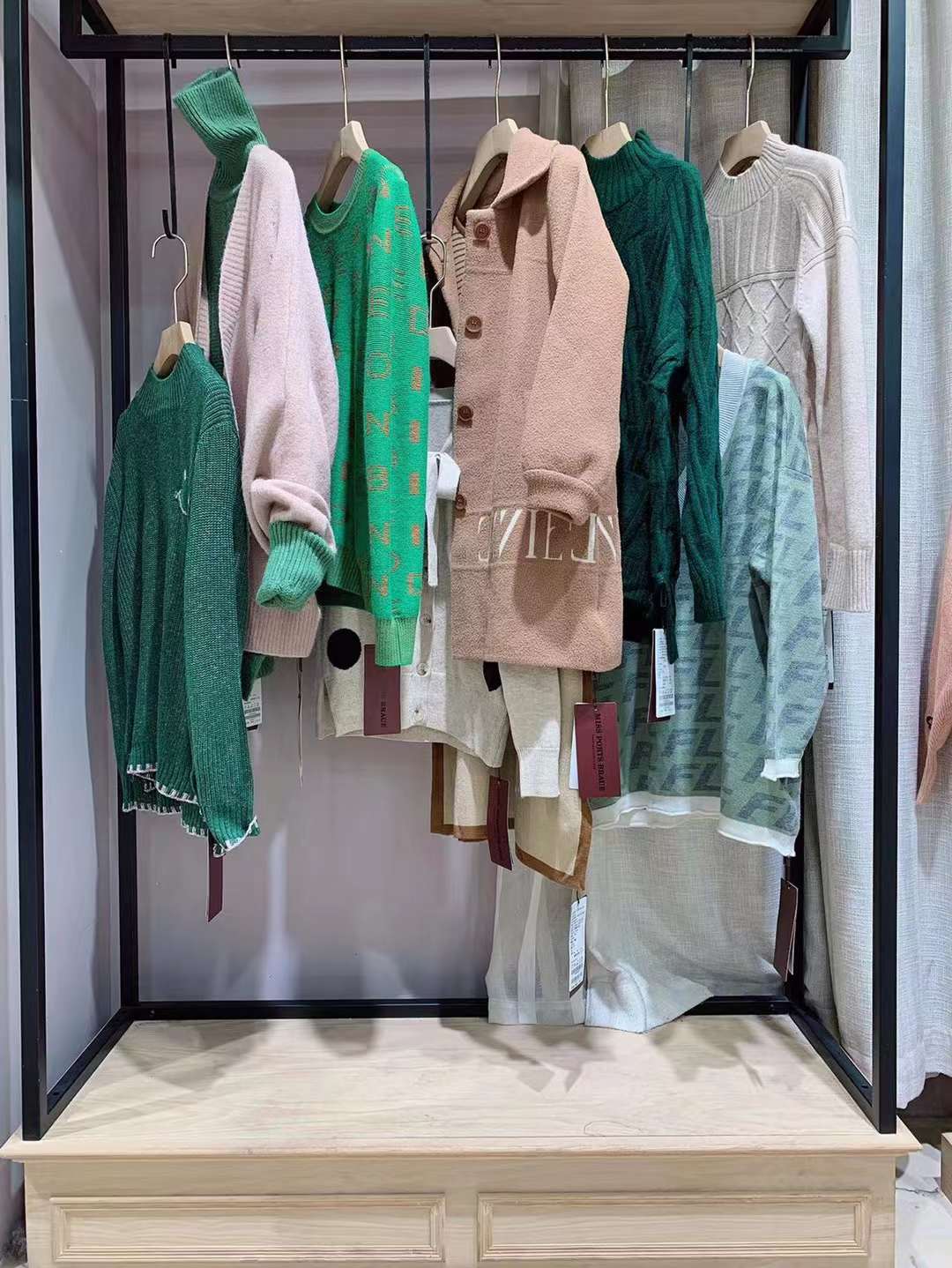 miss寶姿毛衣22冬品牌折扣店撤柜正 品女裝庫存尾貨批發(fā)貨源