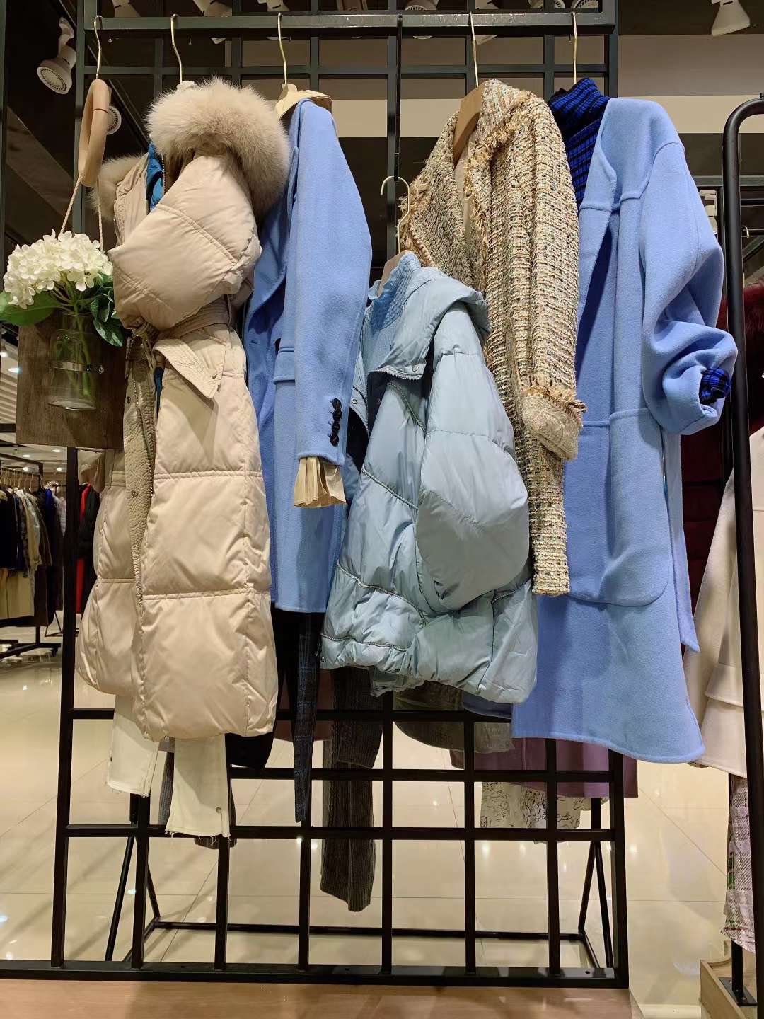 品牌折扣女裝貨源批發(fā)品牌折扣女裝批發(fā) 蒂言DIYAN2022冬