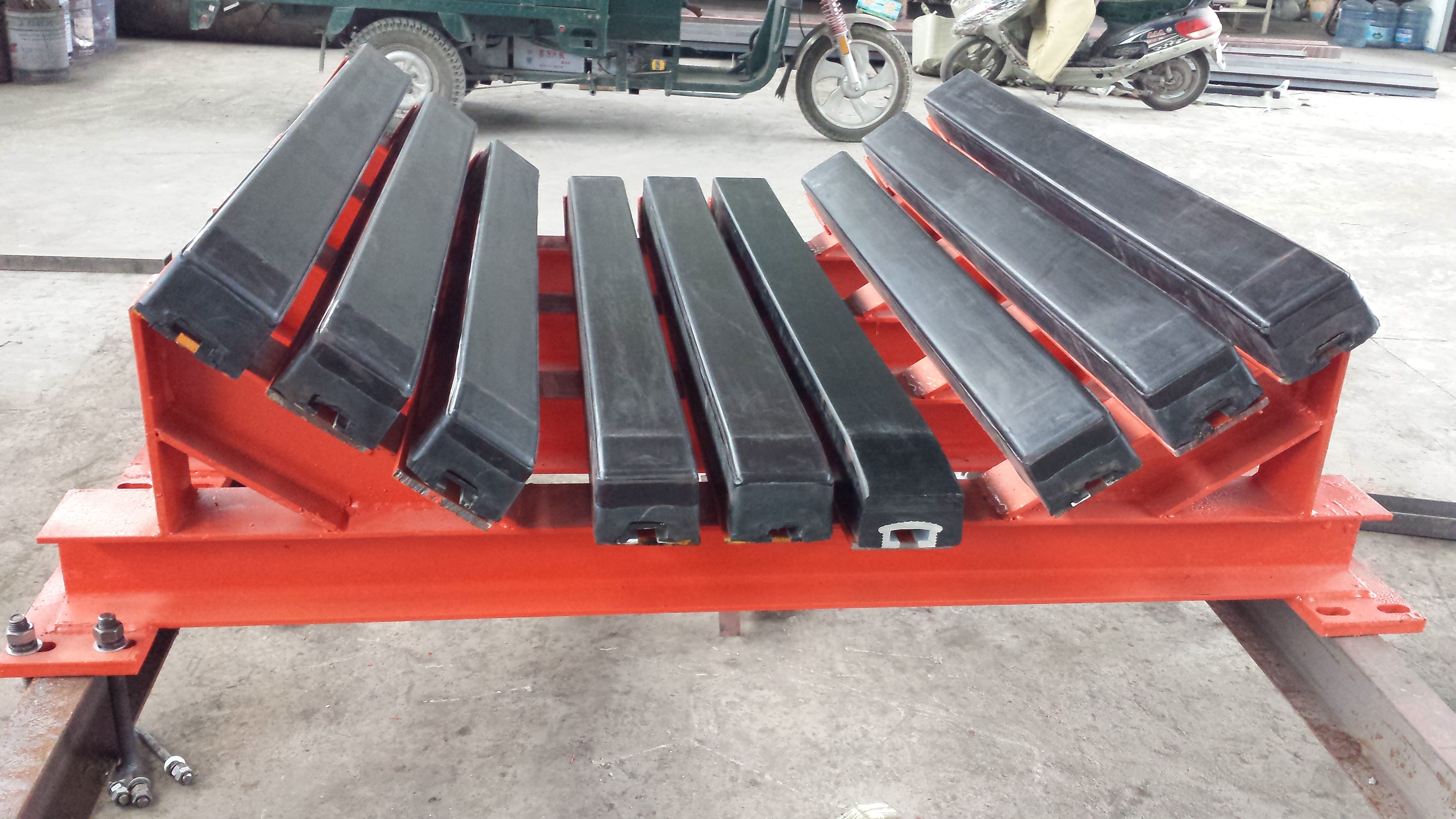 皮帶機(jī)緩沖床  皮帶機(jī)緩沖床廠家-價(jià)格-定制【徐州市特立機(jī)械科技有限公司】