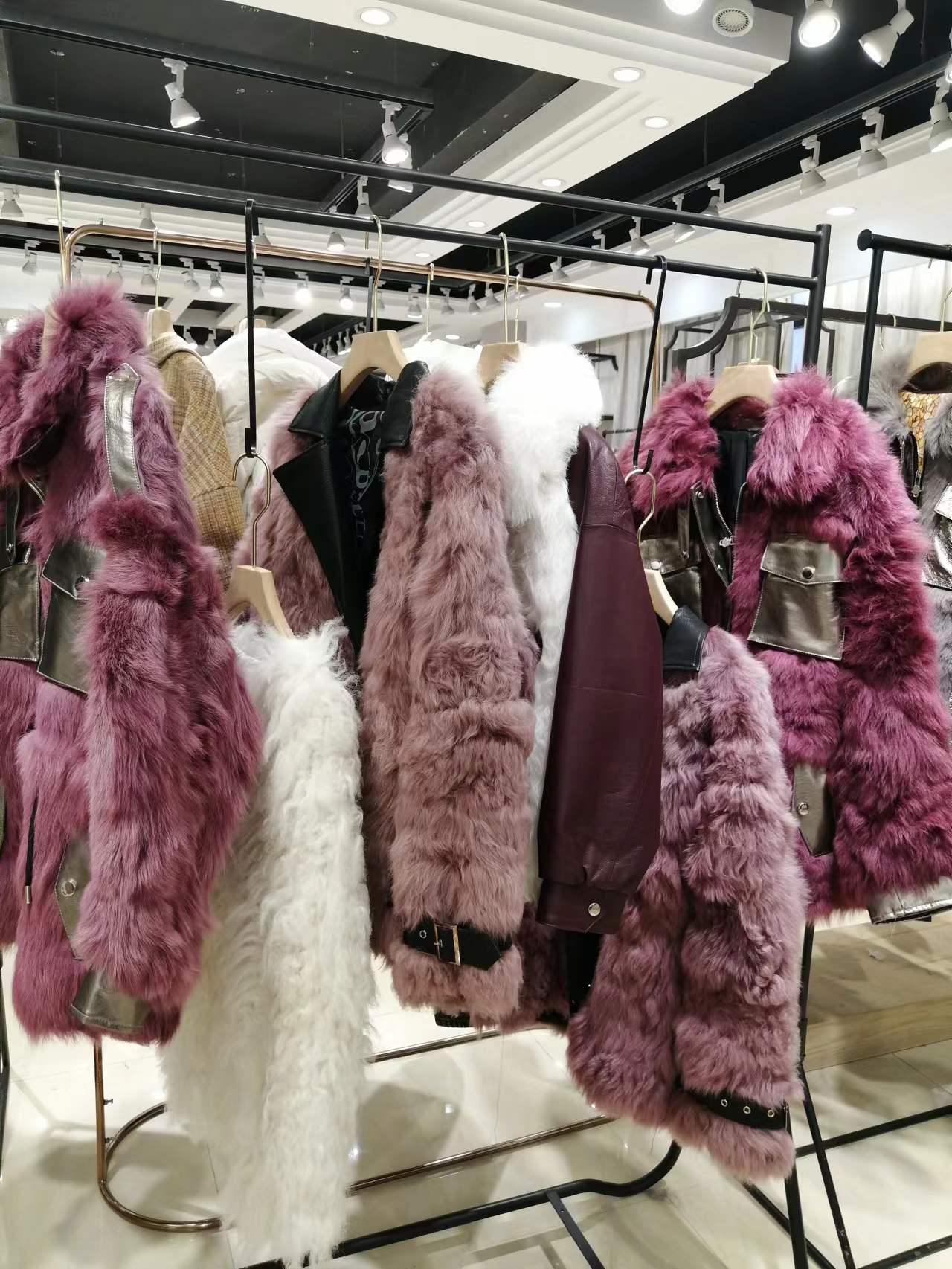 品牌折扣女裝 外套女裝批發(fā)地攤貨源服裝批發(fā)市場 奢香夫人·皮草2022冬