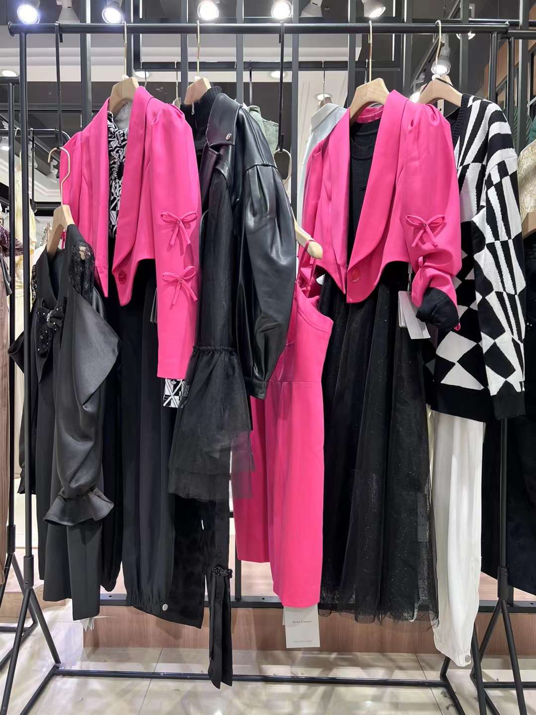 Darren&Gen t ry2023新款春品牌折扣女裝春季新款一 線大 牌庫(kù)存清倉(cāng)貨源