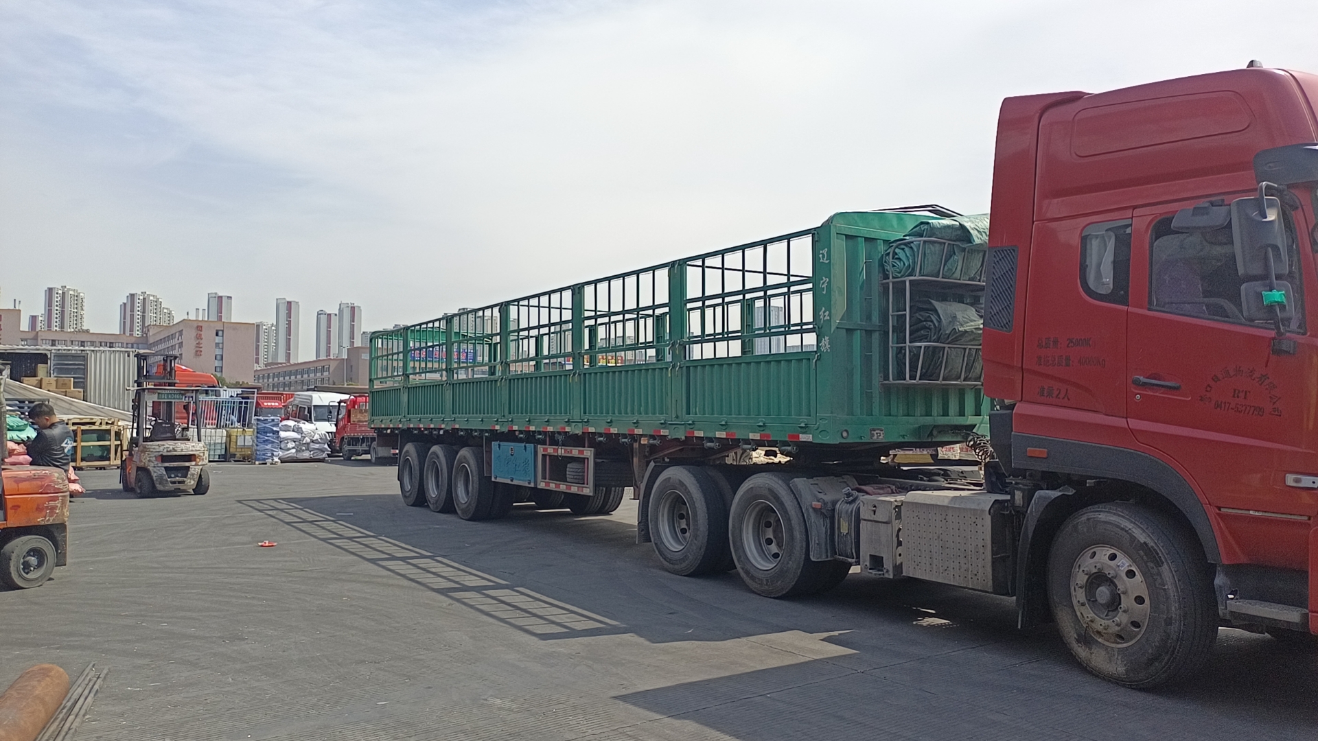 蘇州到文山紅河大件公路 整車零擔(dān) 家具物流 轎車托運(yùn) 危險品專線 化工運(yùn)輸   蘇州往文山長途直達(dá)