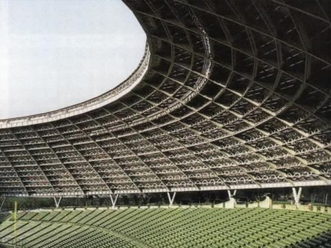 張拉膜在體育看臺(tái)應(yīng)用，張拉膜結(jié)構(gòu)體育看臺(tái)工程造價(jià)