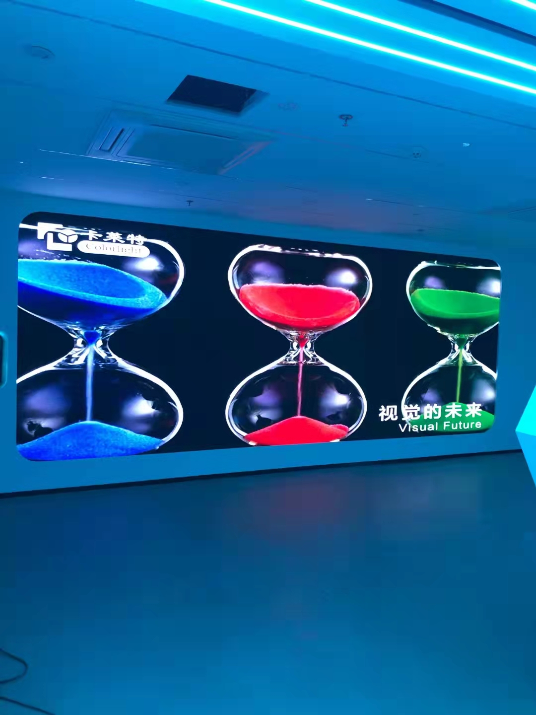 P1.86室內(nèi)全彩小間距LED顯示屏，顯示細(xì)膩