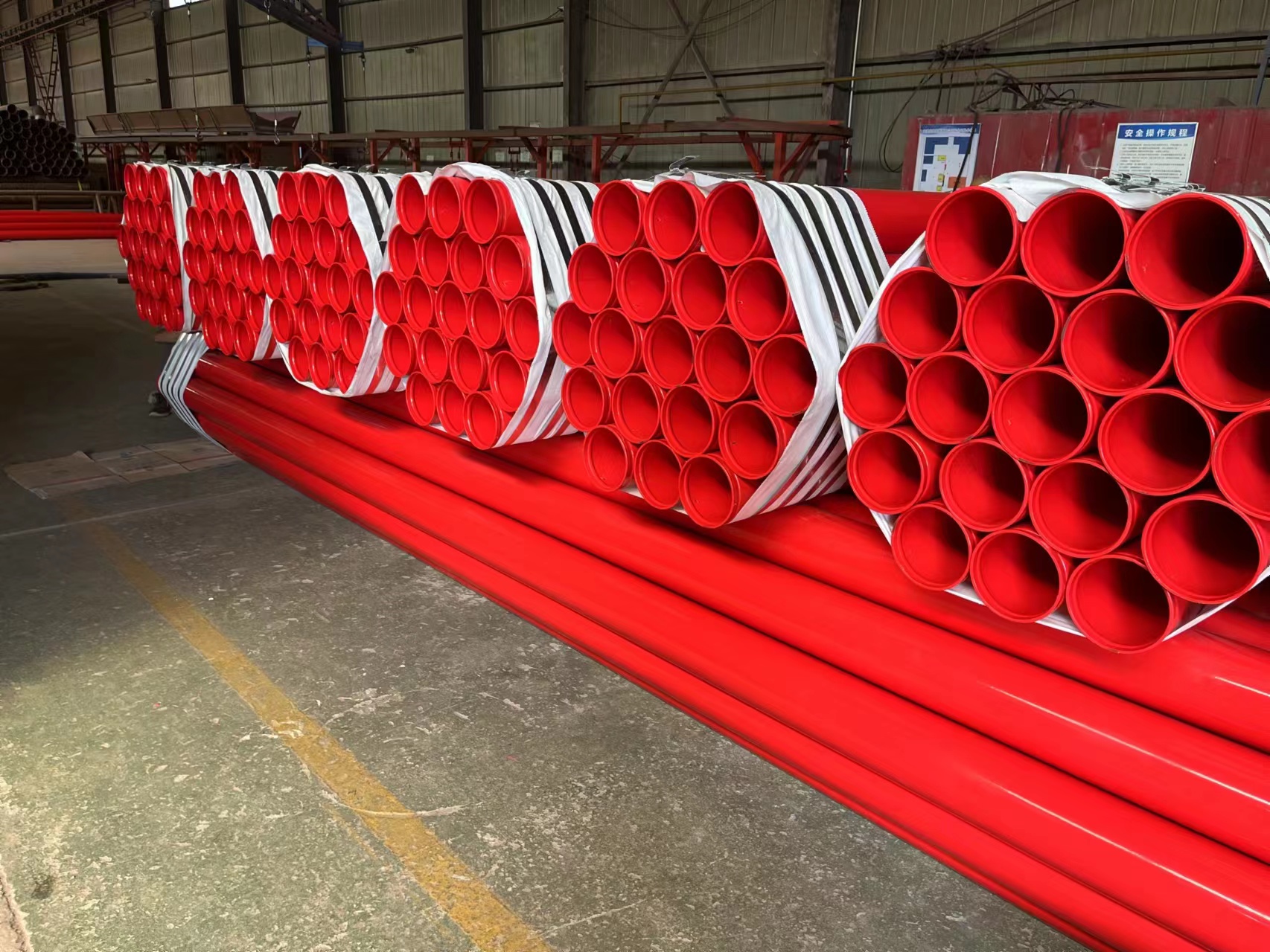 內(nèi)外涂塑鋼管（銘塑鋼管+DN200-1020）抗老化使用壽命長適合埋地輸水主要是防腐蝕