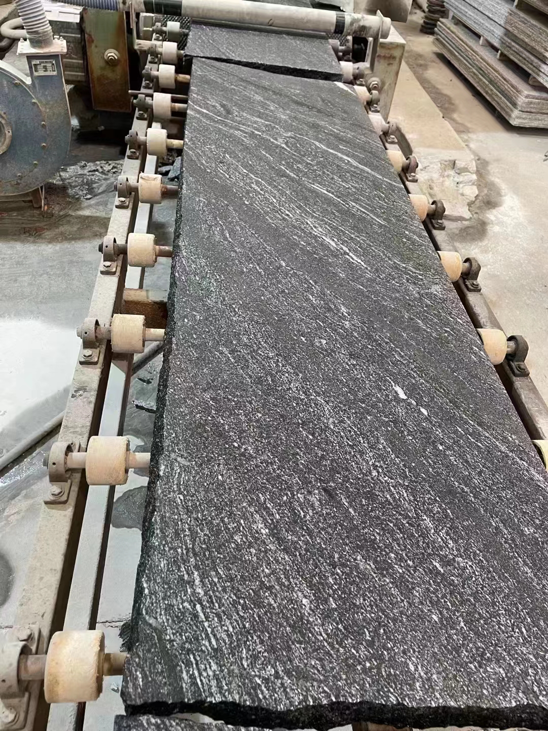 夜里雪石材廠家，哪里有夜里雪石材