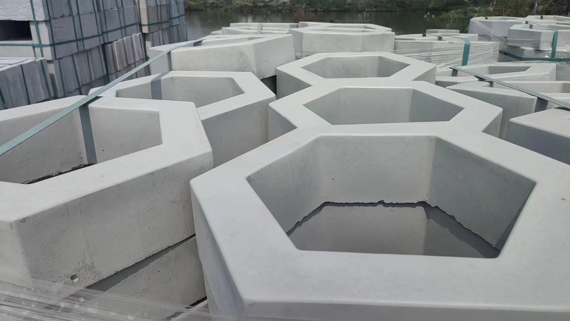 佛山高速邊坡六角護(hù)坡磚定制、價(jià)格、設(shè)計(jì)工程