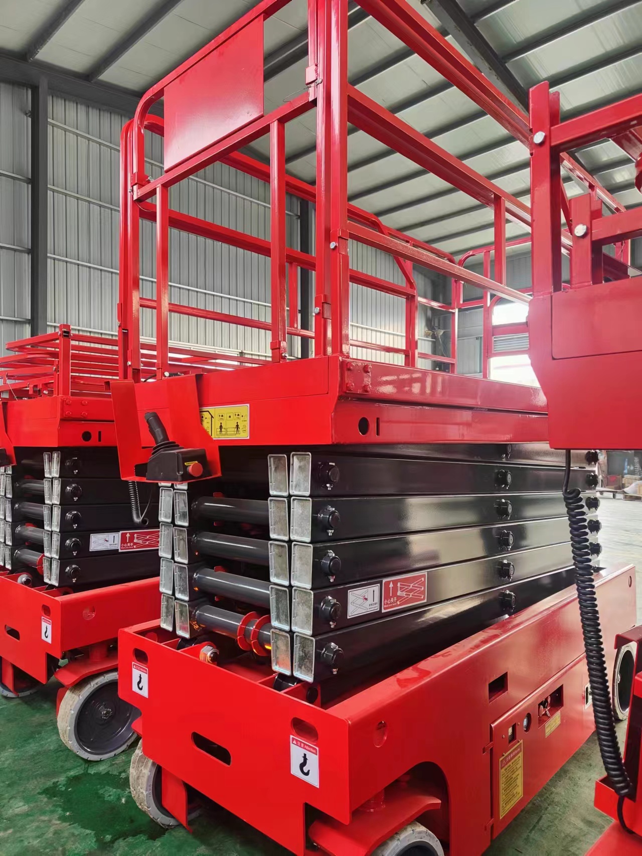 自行走全自行升降機(jī)高空作業(yè)平臺