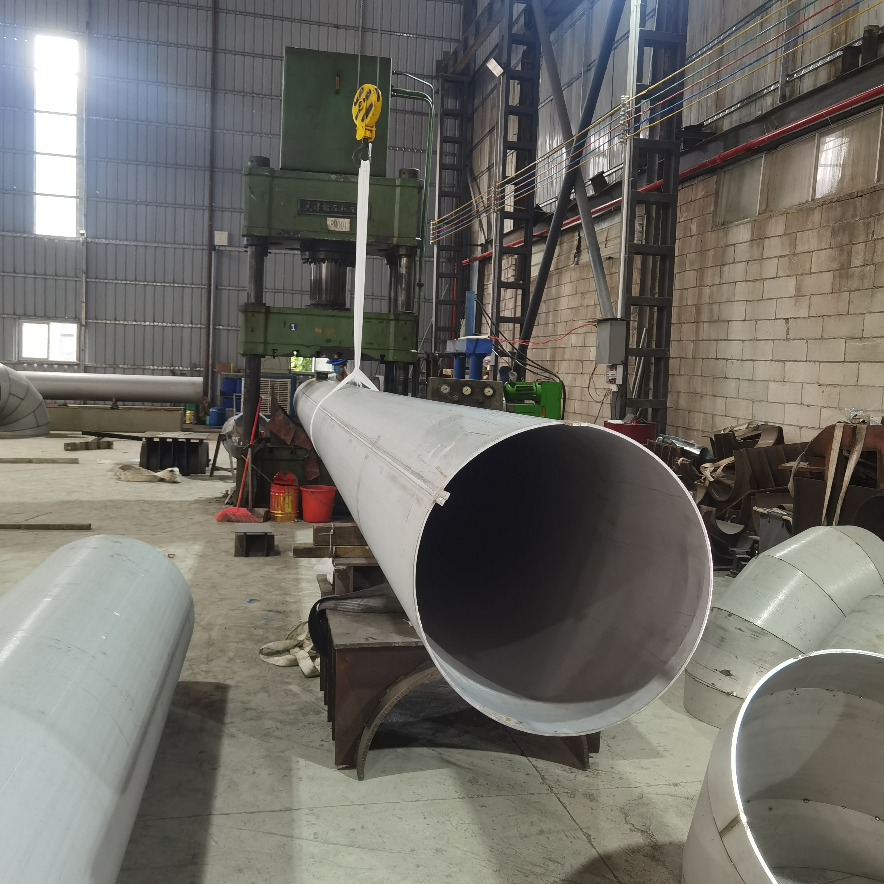 304不銹鋼焊管市政污水處理DN1200*6工業(yè)焊管定制