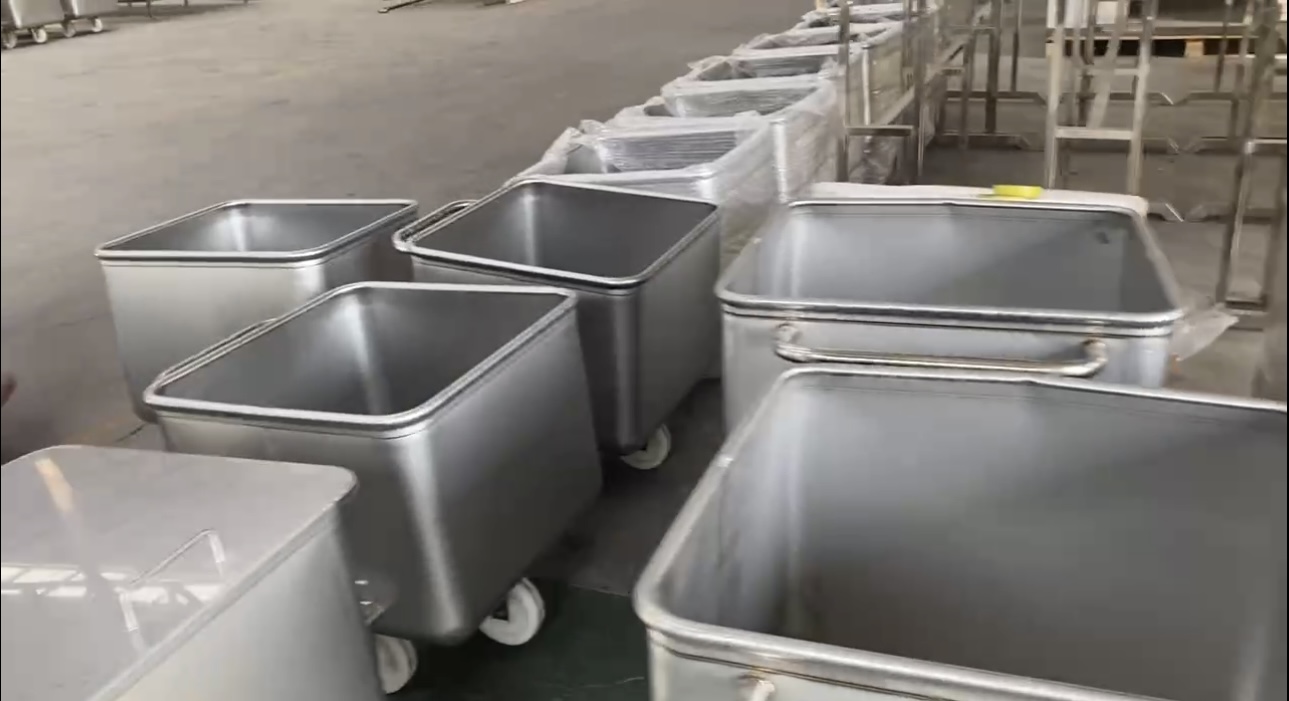 博美達不銹鋼肉料車用于肉食車間