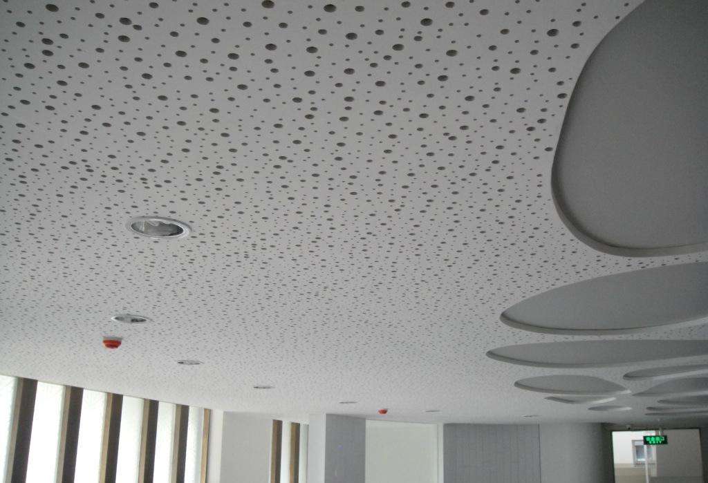 石家莊 大量供應吸音穿孔石膏板廠商 穿孔復合板生產(chǎn)廠商批發(fā)