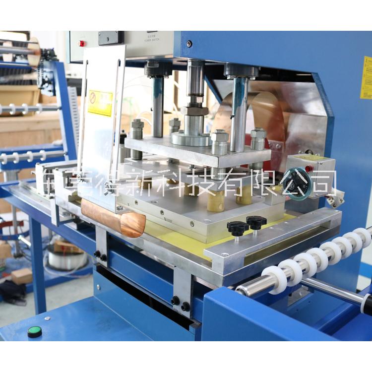 東莞織帶壓紋機(jī)廠家，報價，批發(fā)【東莞市得新科技有限公司】