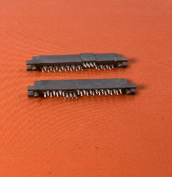 SAS29p立式母座 魚叉腳DIP 交錯PIN針 鍍鎳 威聯(lián)創(chuàng)供應(yīng)
