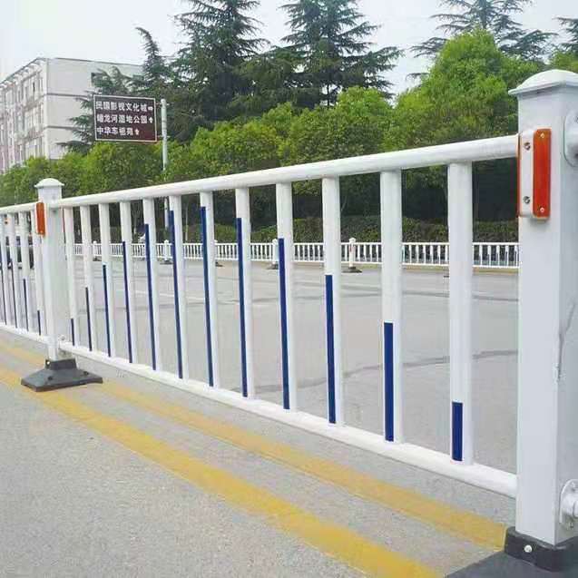 道路護(hù)欄價格  道路護(hù)欄報價  道路護(hù)欄哪里好