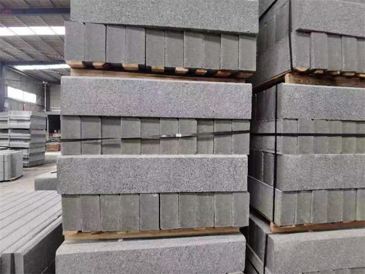 【近期行情】淺灰色道牙石廠家報價,耐腐蝕耐磨性強