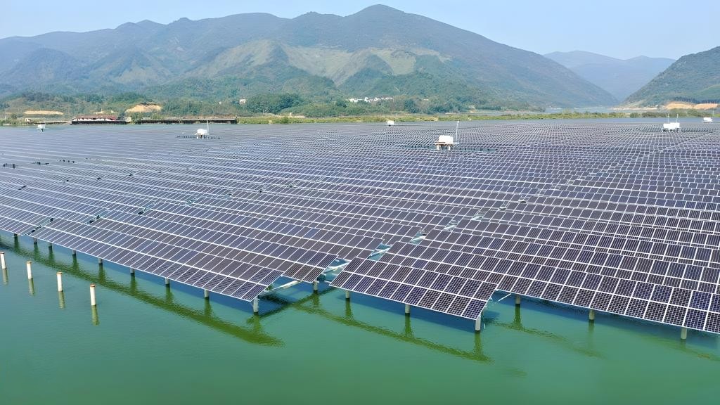 承建各種漁光太陽能發(fā)電站漁光光伏系統(tǒng)-EPC總包施工-施工方案 漁光光伏電站 漁光光伏發(fā)電站 漁光太陽能發(fā)電站