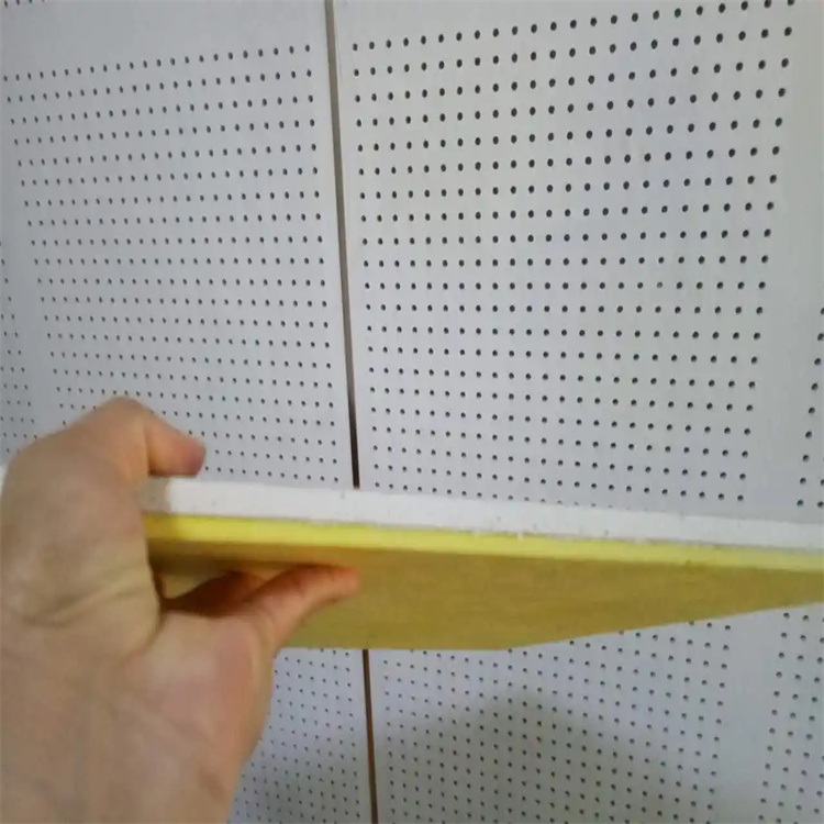 復(fù)合穿孔吸音板隔音教室車間墻面吊頂