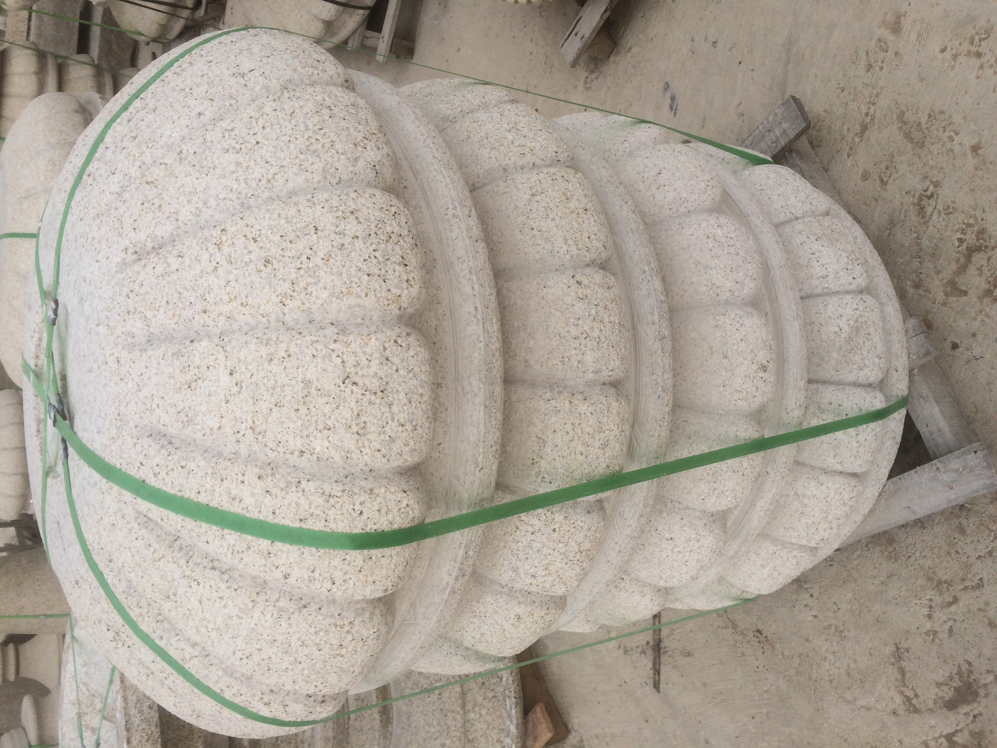 定制黃銹石花缽花盆廠家-黃銹石石材價(jià)格-黃銹石哪里有-哪家便宜【汶上縣宏創(chuàng)石材制品廠】