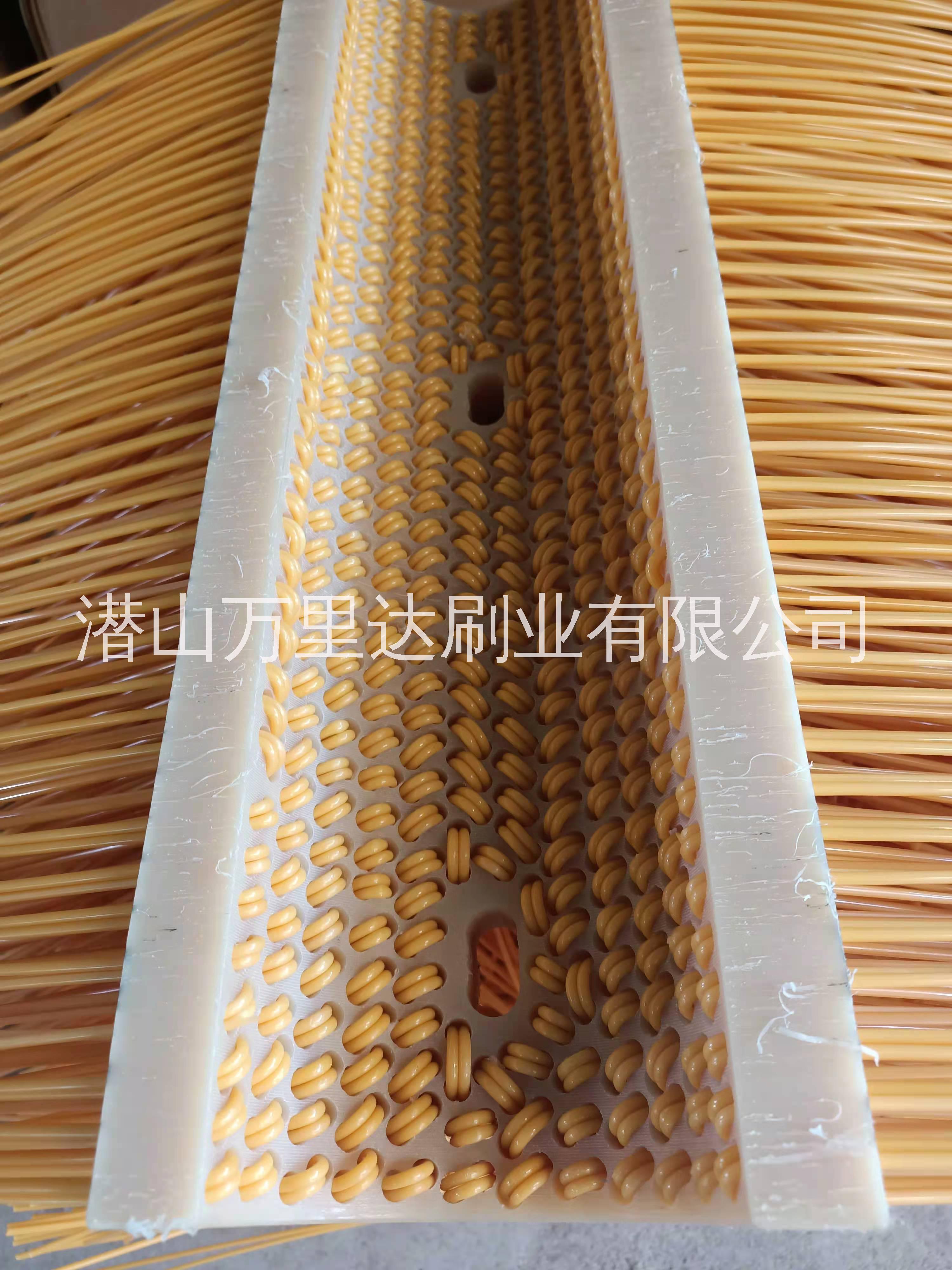 鋼板預處理線滾刷  拋丸機滾刷  鋼材預處理線尼龍滾刷