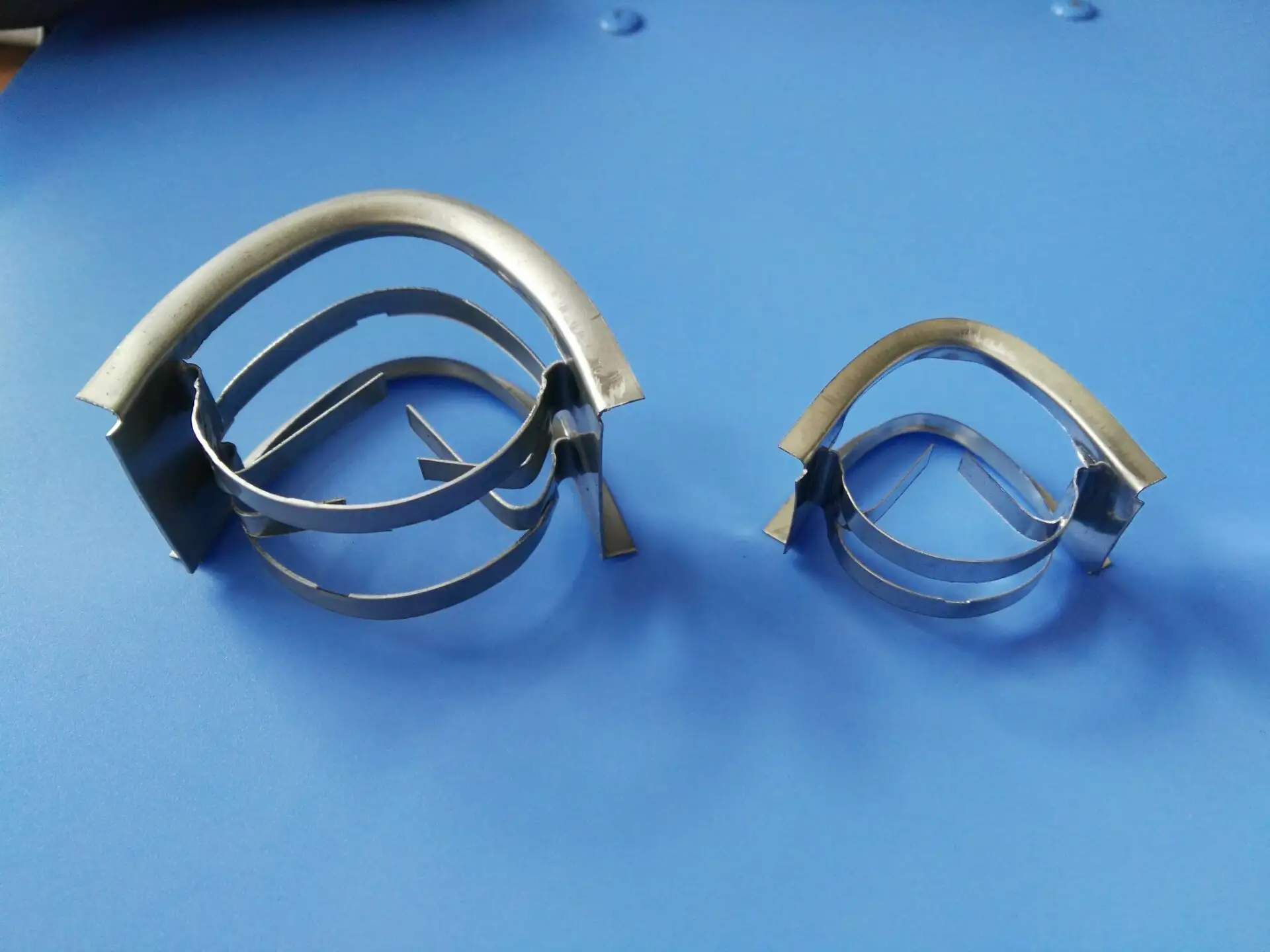 不銹鋼矩鞍環(huán)散堆填料 304鮑爾環(huán)316L拉西環(huán)耐腐蝕高溫金屬共軛環(huán)