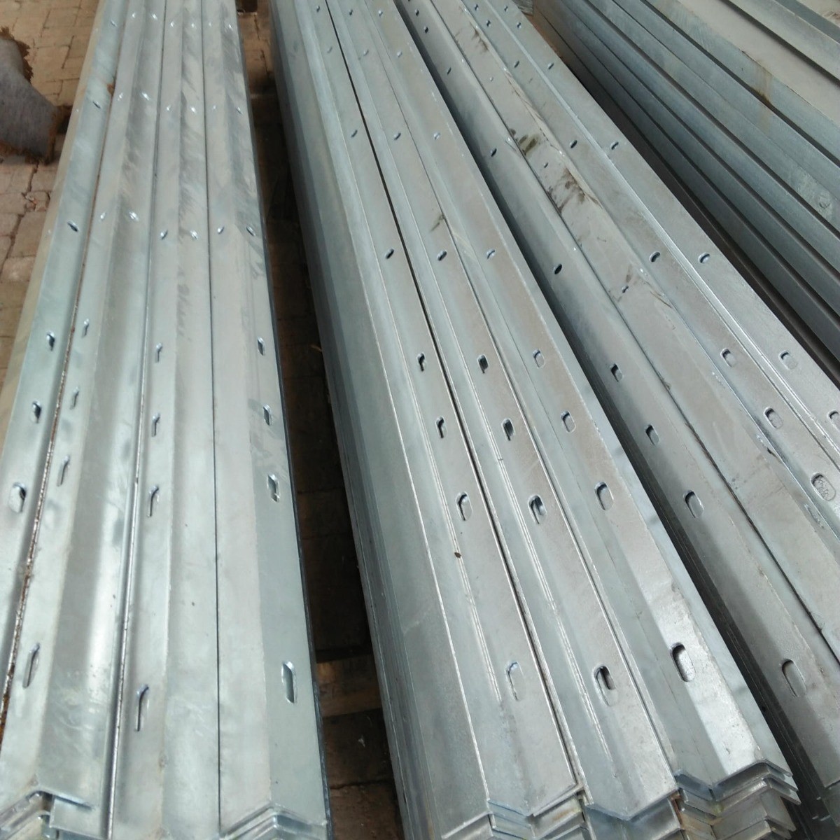 直線橫擔(dān) 直線橫擔(dān)60*6*1500 直線橫擔(dān)廠家   河北新旺電力器材有限公司