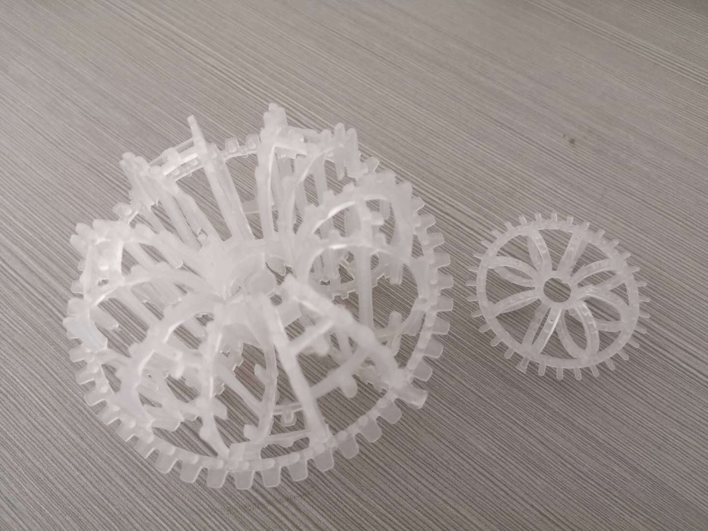 廠家供應(yīng)泰勒花環(huán)/拉西環(huán)/帶刺花環(huán)填料 /酸霧塔填料