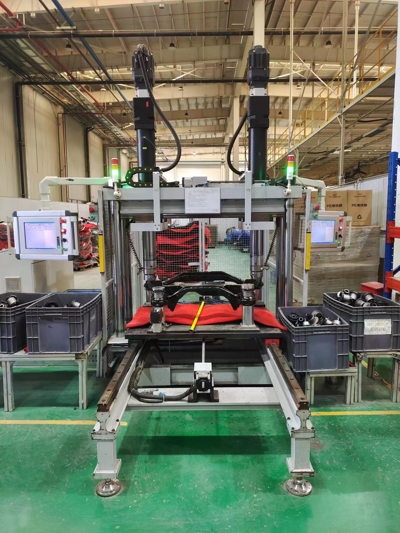 KD-100A2車架襯套柔性壓裝機、用于車架各個方向的襯套壓裝、柔性壓裝