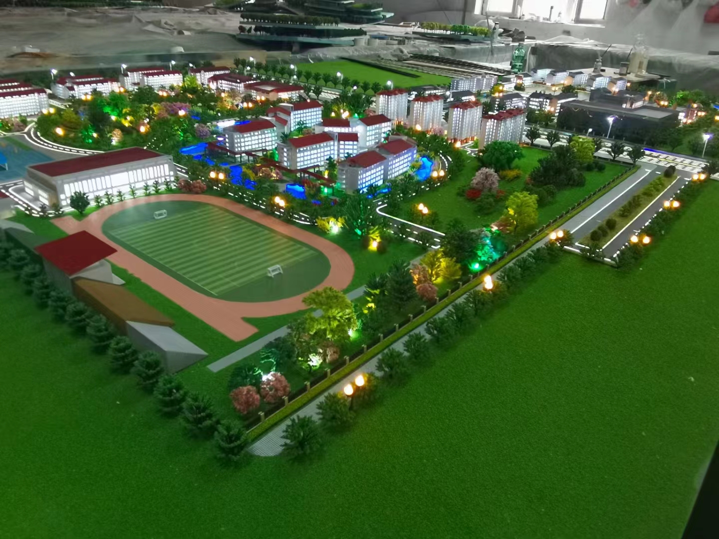 學(xué)校沙盤(pán)定做，模型設(shè)計(jì)，免費(fèi)咨詢，找沙盤(pán)公司【大連藝匠模型科技】