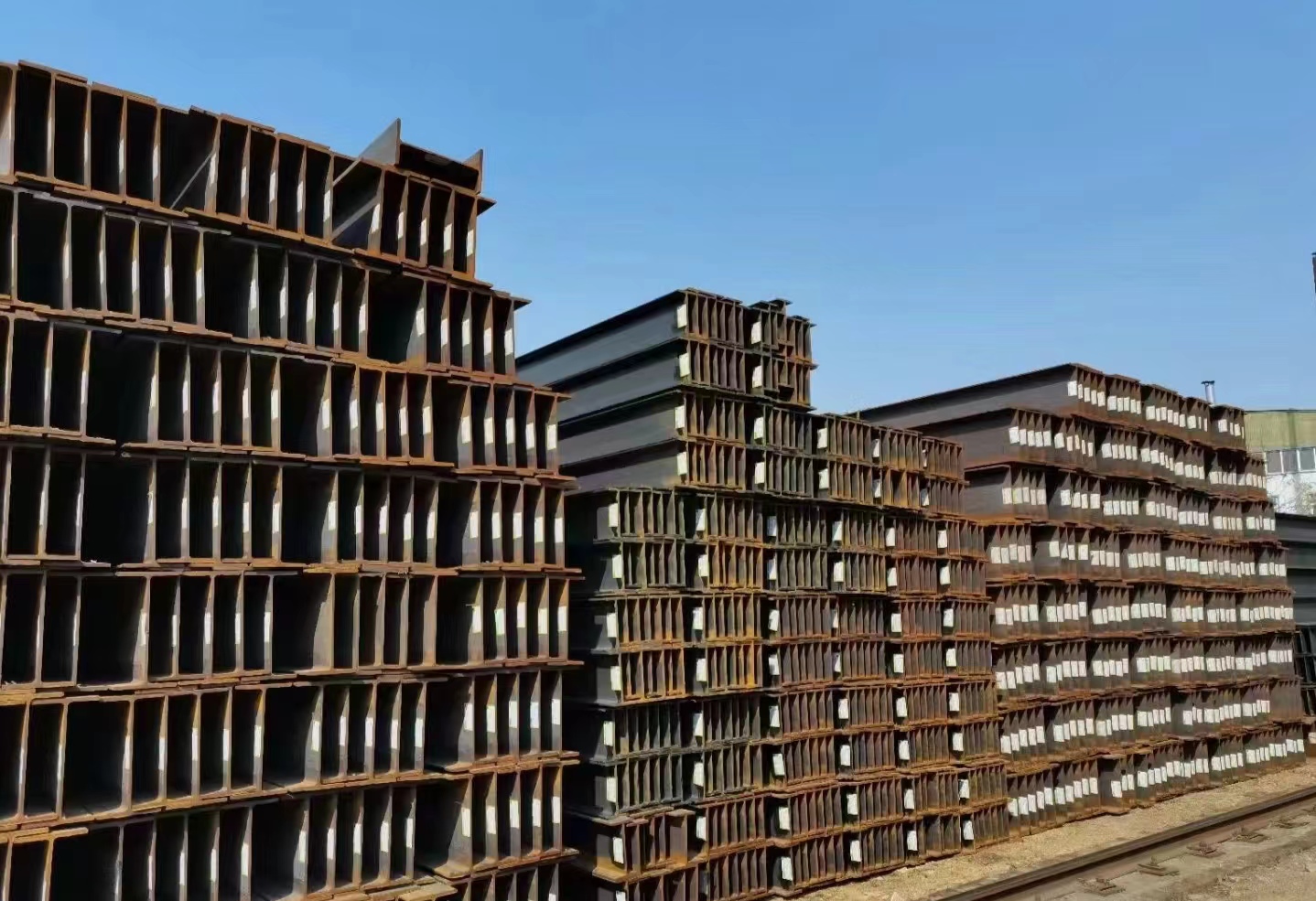 云南H型鋼廠家-哪家便宜-廠家現(xiàn)貨【云南鋼偉商貿(mào)有限公司】