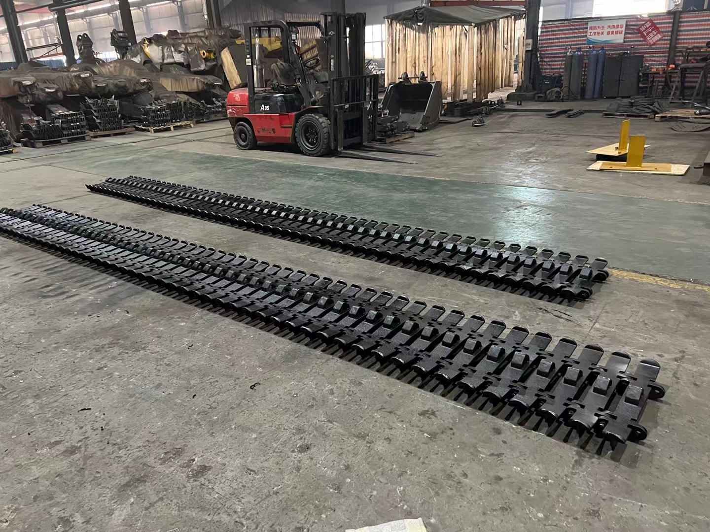 自卸車防滑鏈 后八輪防護(hù)履帶 1200型號(hào)輪胎