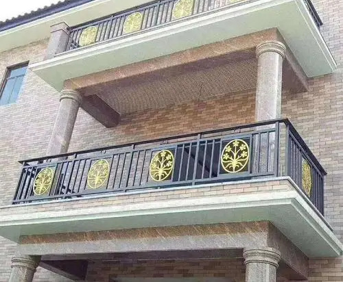 山東陽臺護欄-廠家現(xiàn)貨-哪家便宜【濰坊春航金屬制品有限公司】