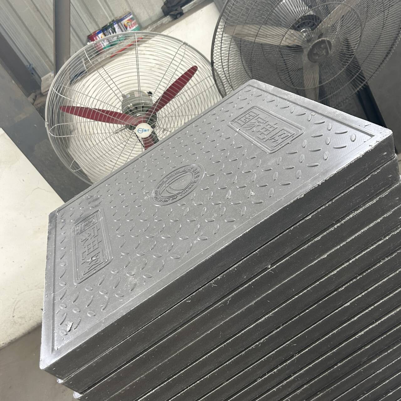中盖 电缆沟盖板 卡槽复合电缆沟盖板 树脂盖板 绝缘阻燃 承载力大