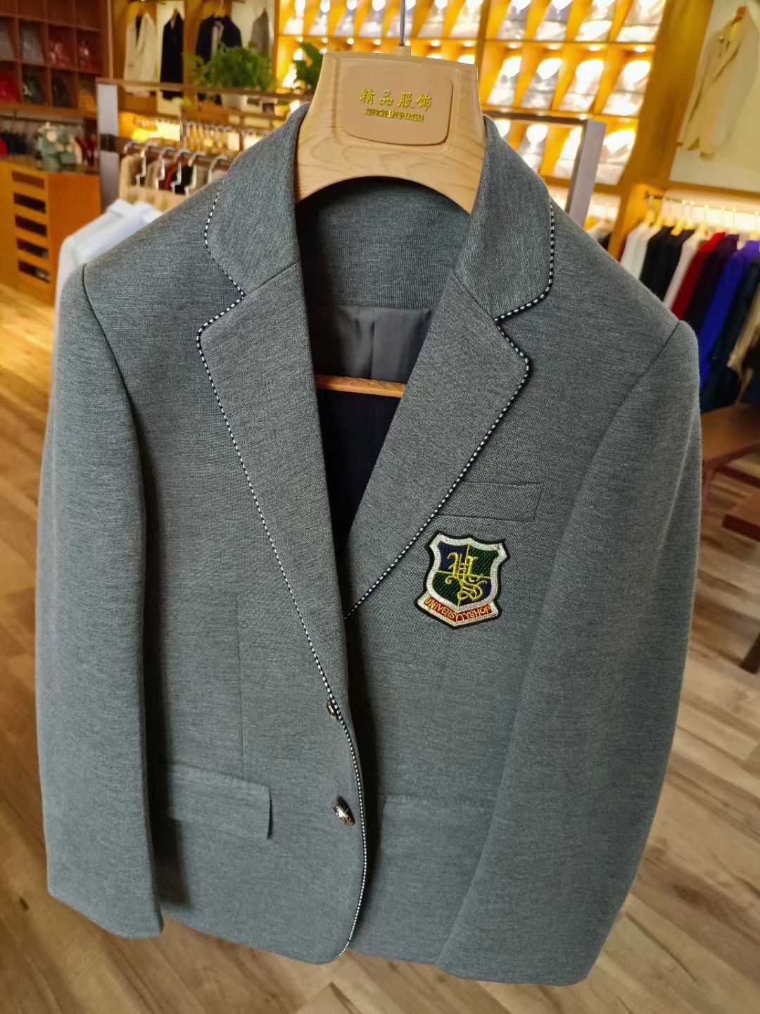 安徽 校園校服現(xiàn)貨直發(fā) 定制 生產(chǎn)廠家 聯(lián)系方式 中工裝服裝