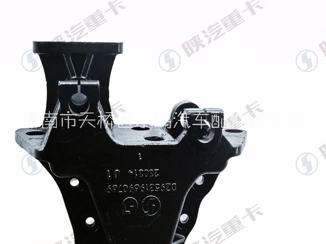 DZ95319690767前簧中間支架/左